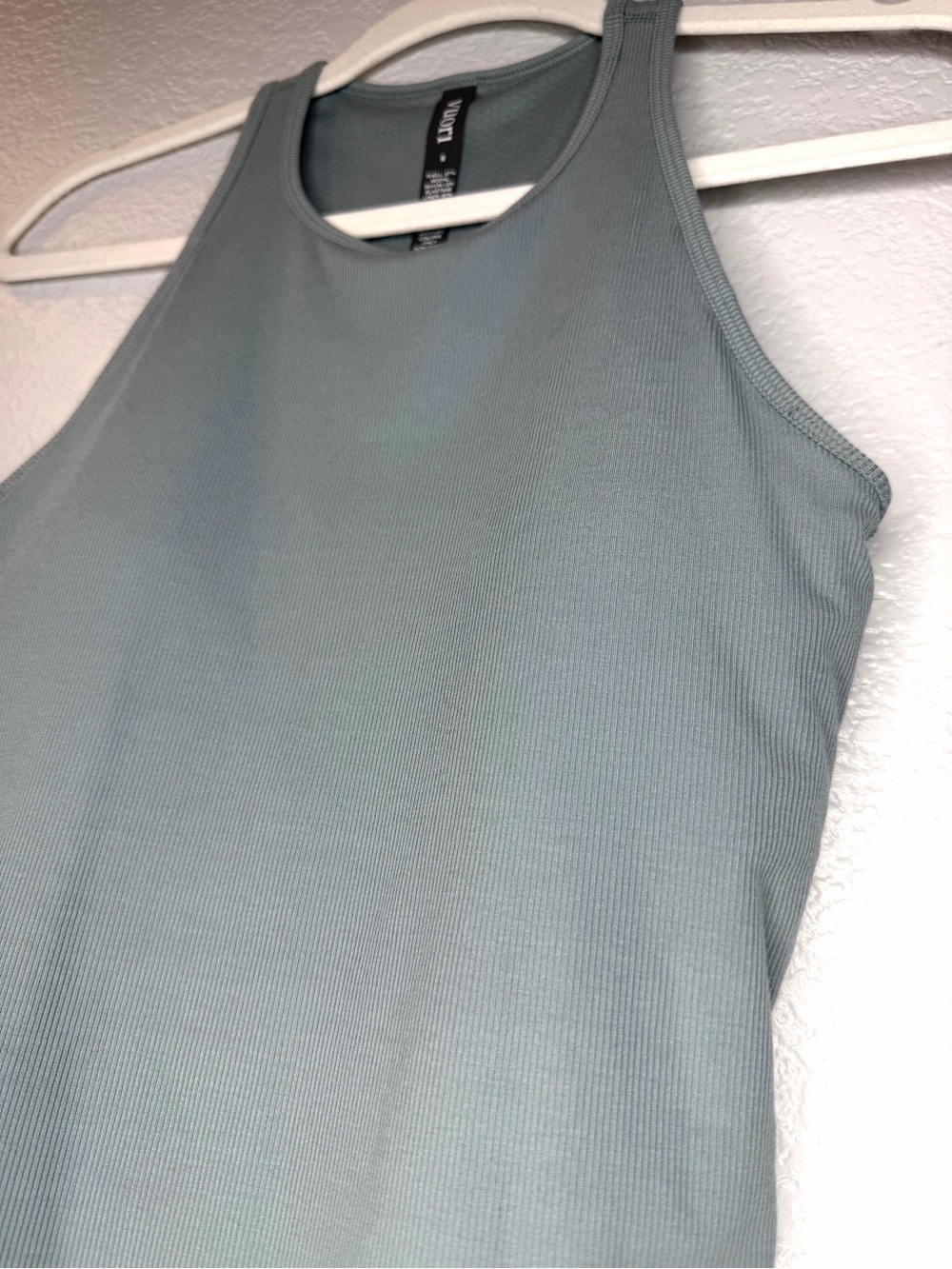 Vuori Pose Plyo Tank - Picture 2 of 5